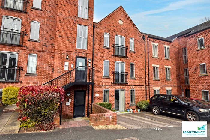 2 Bedroom Flat For Sale In Weavers Court, LE10