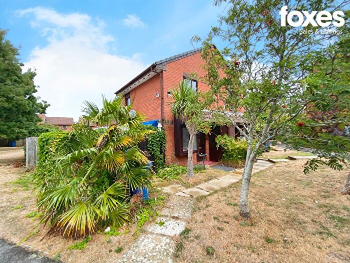 1 Bedroom Mews For Sale In Waldren Close, Poole, Dorset, BH15