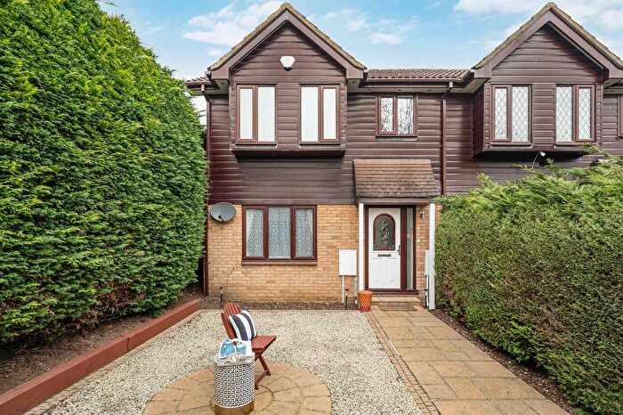 3 Bedroom End Terrace House For Sale In Pelham Road, Thame, Oxfordshire, OX9