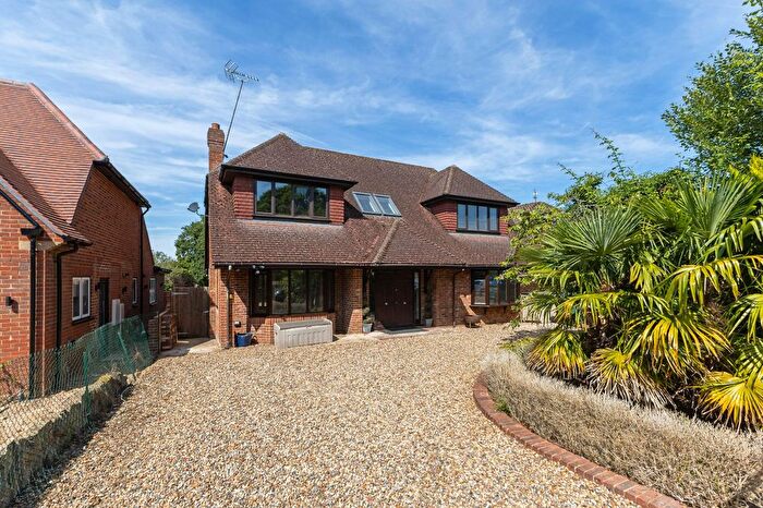 4 Bedroom Detached House For Sale In Holywell Road, Studham, Dunstable, Bedfordshire, LU6