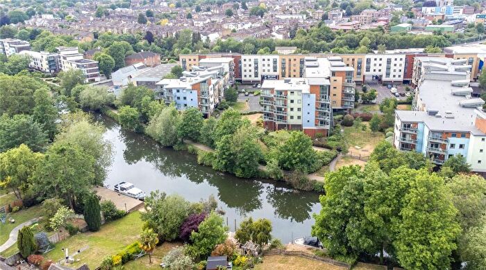2 Bedroom Flat For Sale In Hart Street, Maidstone, Kent, ME16
