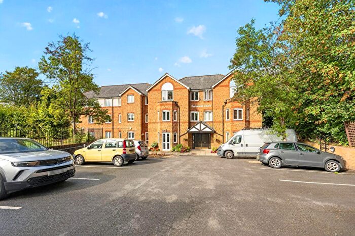 2 Bedroom Apartment For Sale In Epsom Road, Epsom, KT17