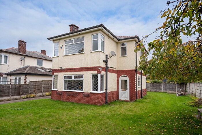 3 Bedroom Detached House For Sale In Harboro Road, Sale, Greater Manchester, M33