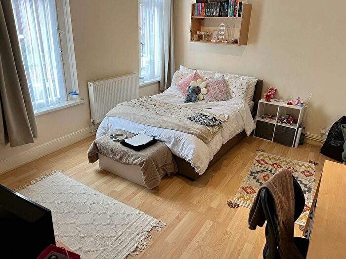 3 Bedroom Property To Rent In De-Breos Street, Brynmill, Swansea, SA2