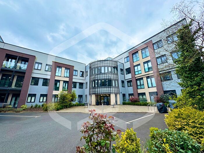 2 Bedroom Flat For Sale In Broadoaks, Streetsbrook Road, B91