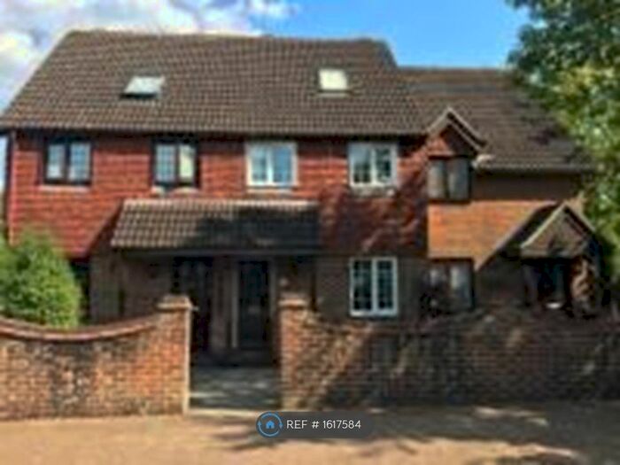 3 Bedroom Terraced House To Rent In Watkin Road, Hedge End, Southampton, SO30