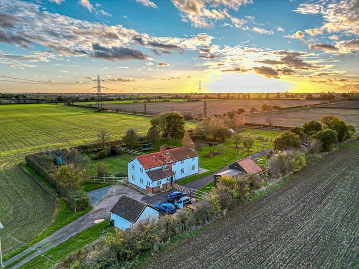 4 Bedroom Detached House For Sale In Farm, Southminster, CM0