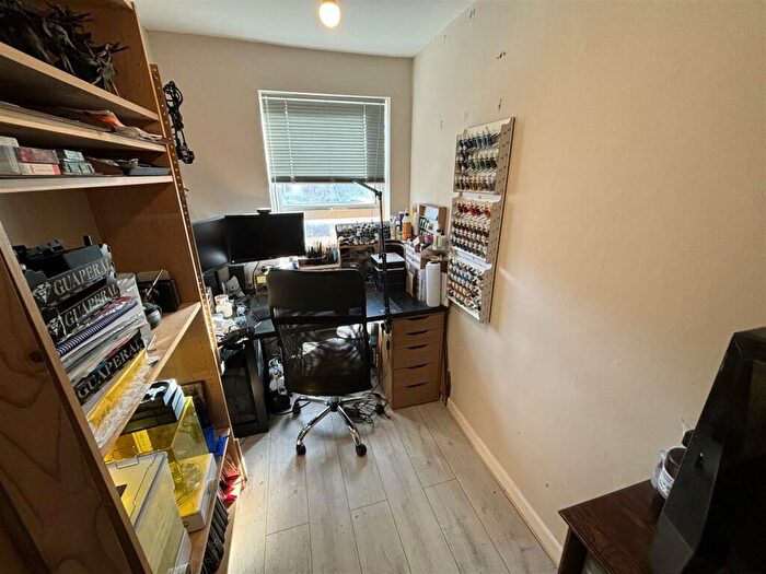 3 Bedroom Terraced House For Sale In Parliament Street, Chippenham, SN14