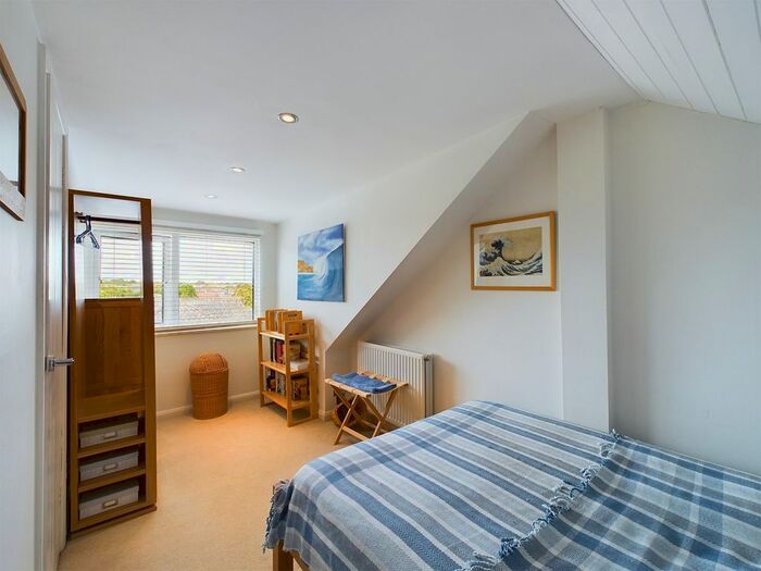 2 Bedroom Semi-Detached House For Sale In Storehouse Lane, Hitchin, SG4