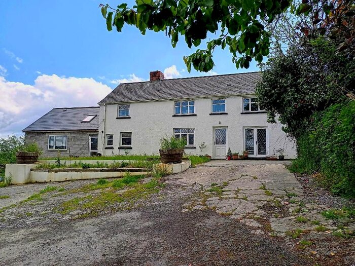 5 Bedroom Property For Sale In Crosshands Road, Pontarddulais, Swansea, SA4