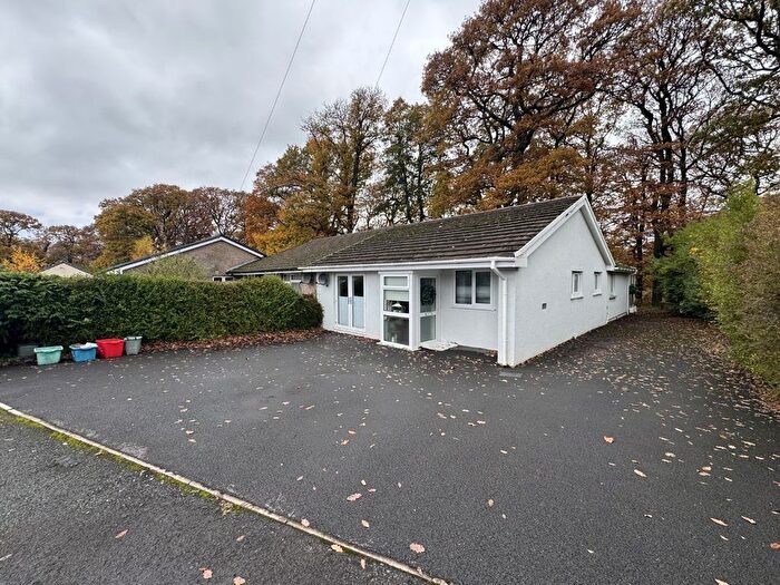 3 Bedroom Semi-Detached Bungalow For Sale In Coedwaungar, Sennybridge, Brecon, LD3