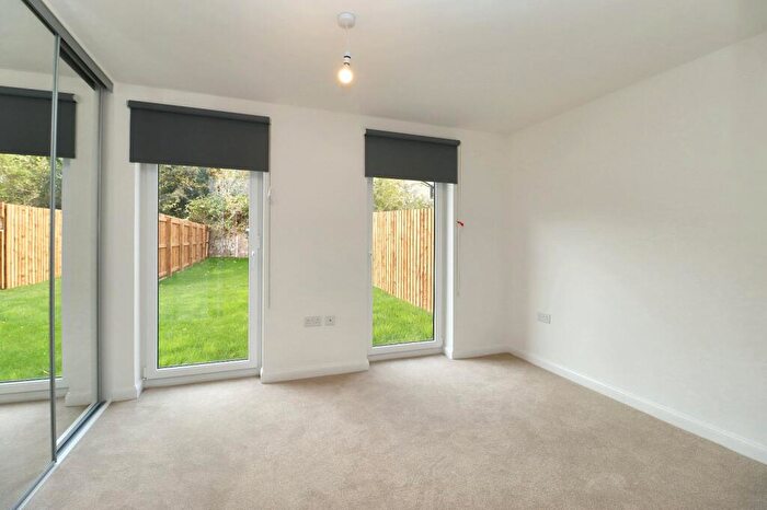 2 Bedroom End Of Terrace House To Rent In Kilpatrick Grove, Edinburgh, EH6