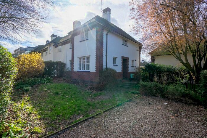 3 Bedroom Semi-Detached House To Rent In Lancaster Place, Leicester, LE1