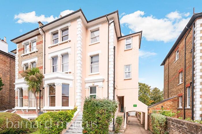 1 Bedroom Apartment For Sale In Surbiton Hill Park, Surbiton, KT5