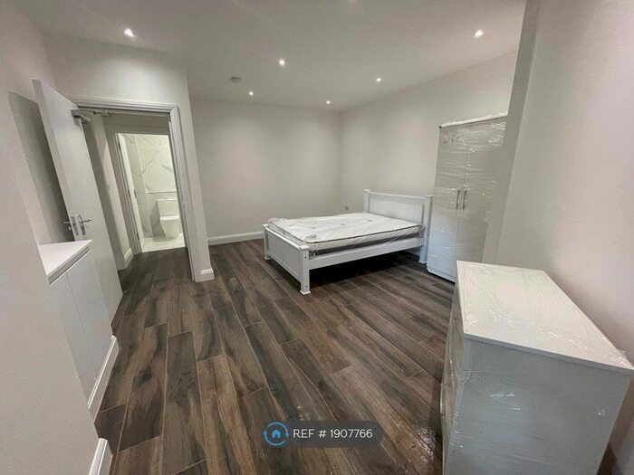 2 Bedroom Flat To Rent In Warham Road, South Croydon Croydon, Victoria, London Bridge, CR2