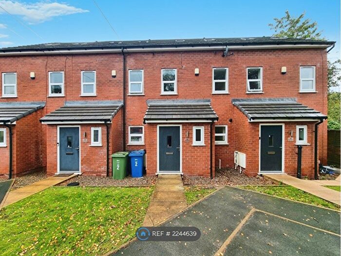 3 Bedroom Terraced House To Rent In Hollins Mews, Radcliffe, Manchester, M26
