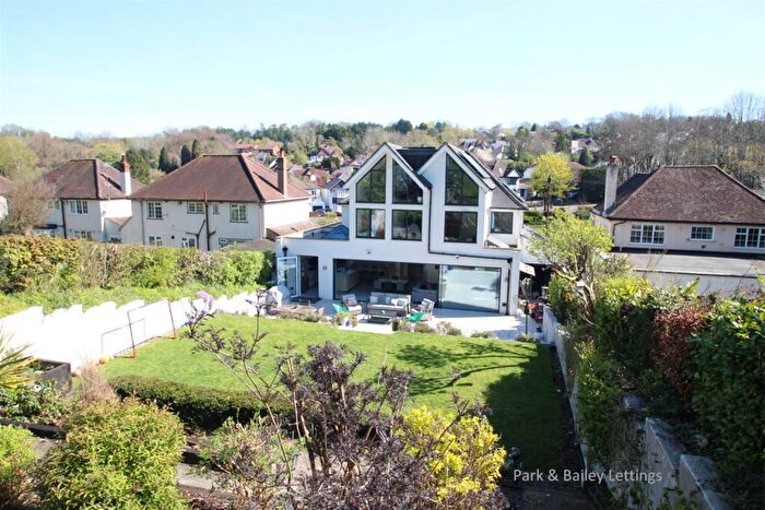 5 Bedroom House To Rent In Bedroom Detached House In Coulsdon, CR5