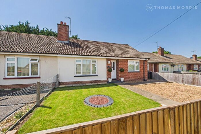 2 Bedroom Bungalow For Sale In Harris Crescent, Needingworth, St. Ives, Cambridgeshire, PE27
