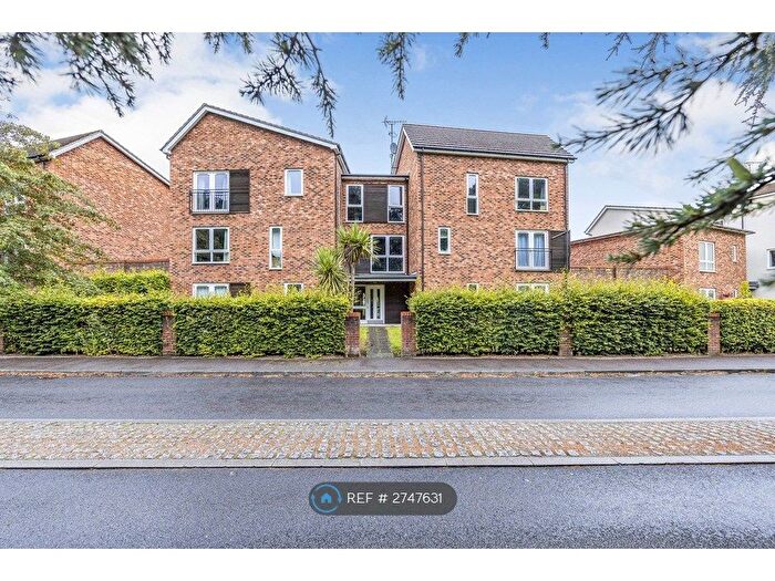 2 Bedroom Flat To Rent In Hampden Crescent, Bracknell, RG12