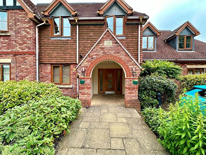 2 Bedroom Flat To Rent In Church Road, Earley, Reading, Berkshire, RG6