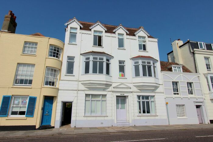 2 Bedroom Flat To Rent In Beach Street, Deal, CT14