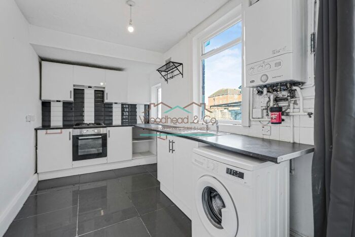 2 Bedroom Terraced House For Sale In Clinton Road, Northampton, NN4