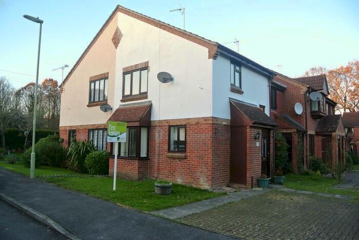 1 Bedroom Property To Rent In Long Copse Chase, Chineham, Basingstoke, RG24