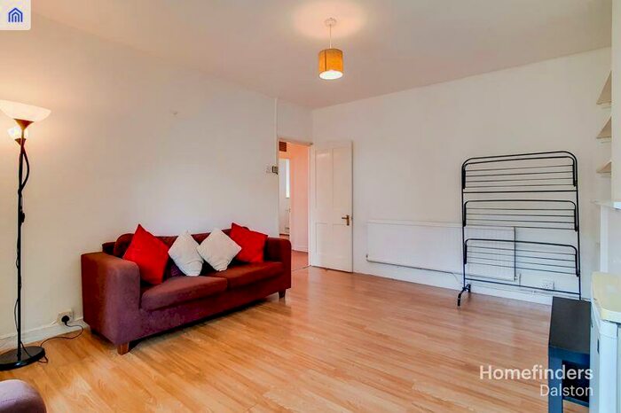 3 Bedroom Flat To Rent In Pembury Road, Clapton, E5