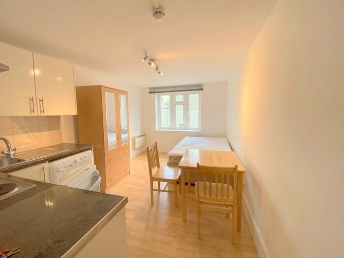 Studio To Rent In Fortune Green Road, London, NW6