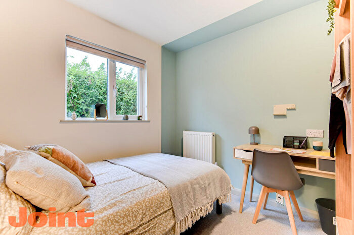 6 Bedroom Semi-Detached House To Rent In Auckland Drive, Brighton, Brighton & Hove, BN2