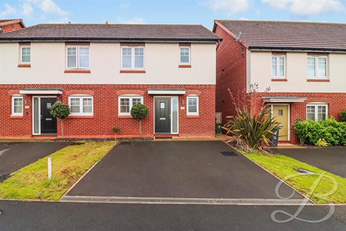 3 Bedroom Semi Detached House To Rent In Stoney View, Creswell, Worksop, S80