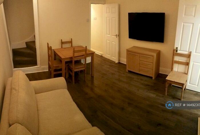 4 Bedroom Terraced House To Rent In Kensington Road, Earlsdon, CV5