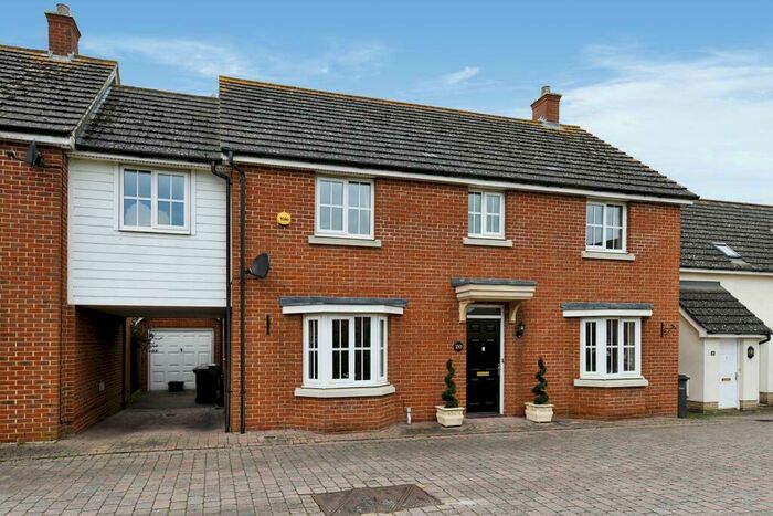 5 Bedroom Link Detached House To Rent In Baden Powell Close, Great Baddow, Chelmsford, CM2