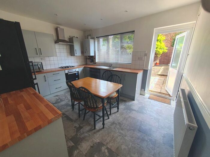 3 Bedroom Terraced House To Rent In Gloucester Terrace, Liverpool Road, Luton, LU1