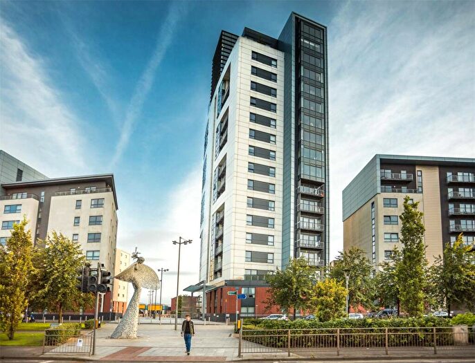 2 Bedroom Flat To Rent In Meadowside Quay Square, Glasgow, G11