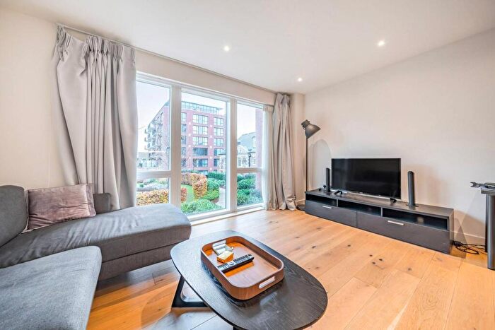 3 Bedroom Flat For Sale In Amphion House, Woolwich, London, SE18