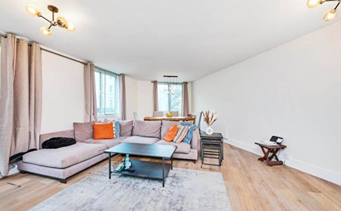 2 Bedroom Apartment To Rent In Palgrave Gardens, Marylebone, London, NW1