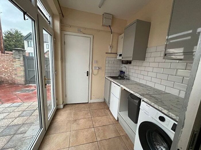 1 Bedroom Flat To Rent In South Park Drive, Ilford, IG3