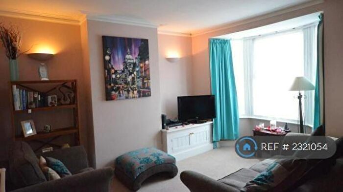 2 Bedroom Terraced House To Rent In Newport Road, Reading, RG1