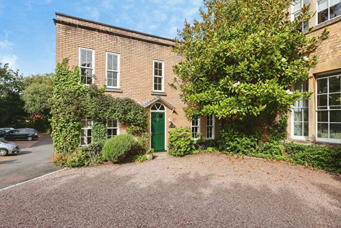 2 Bedroom Mews For Sale In Tollhouse Drive, Worcester, Worcestershire, WR2
