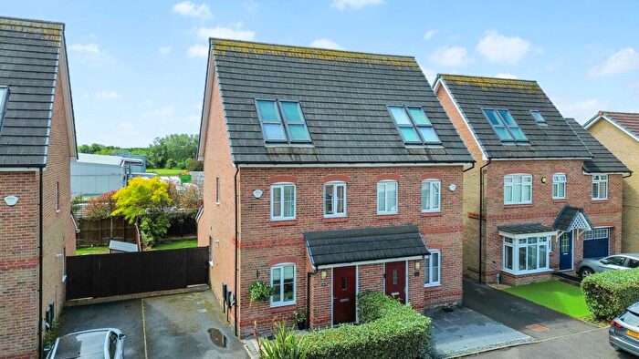 3 Bedroom Semi Detached House For Sale In Stephenson Grove, Rainhill, L35
