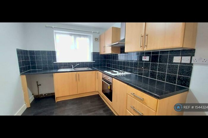 2 Bedroom Flat To Rent In Alderwood Avenue, Liverpool, L24