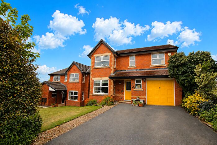 4 Bedroom Detached House For Sale In Fleming Close, Rochdale, OL12