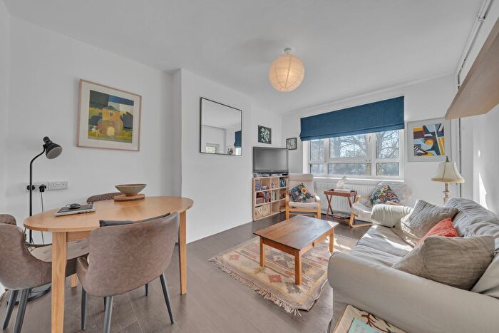 2 Bedroom Flat For Sale In Boundary Road, South Hampstead, NW8