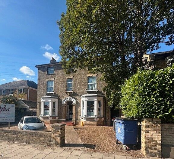 1 Bedroom Flat To Rent In Linden Road, Bedford, MK40
