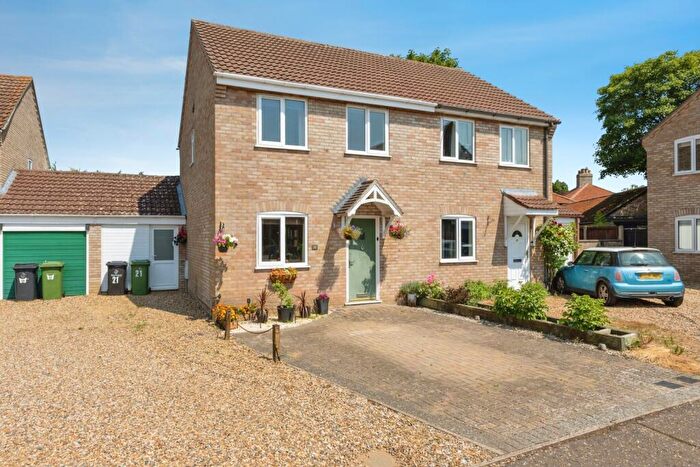 3 Bedroom Semi-Detached House For Sale In Ferguson Way, Attleborough, Norfolk, NR17
