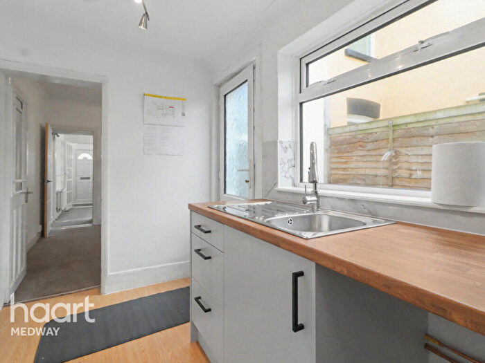 2 Bedroom Terraced House To Rent In Bowes Road, Rochester, ME2