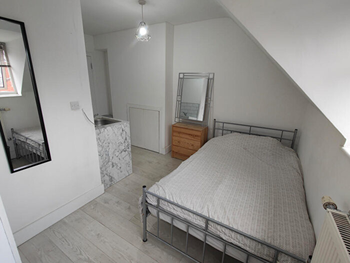 Apartment To Rent In Barras Lane, CV1