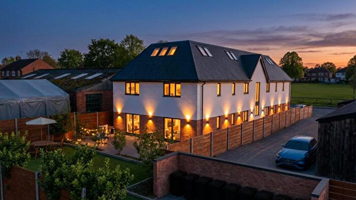 2 Bedroom Apartment For Sale In Western Avenue, Market Harborough, LE16