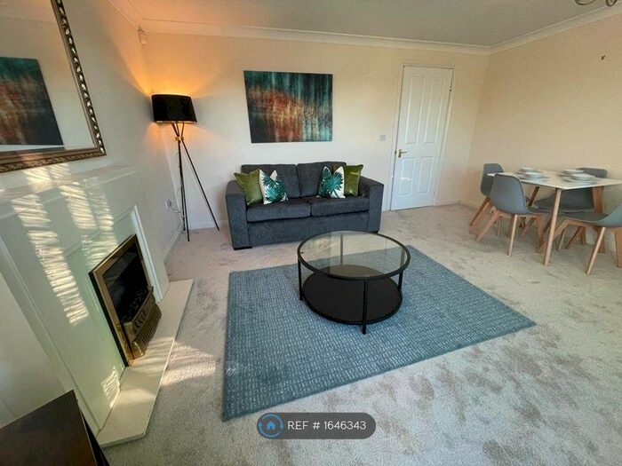 2 Bedroom Flat To Rent In Cliftonville Road, Northampton, NN1